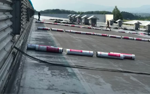 Tấm Miếng dán chống dột mái tôn KP Hàn Quốc - Màng tự dính mặt nhôm (1)_4