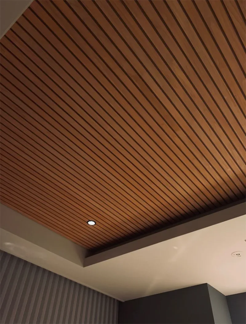 Báo giá chi phí thi công tấm xi măng giả gỗ ốp tường​ trần mới nhất 2026