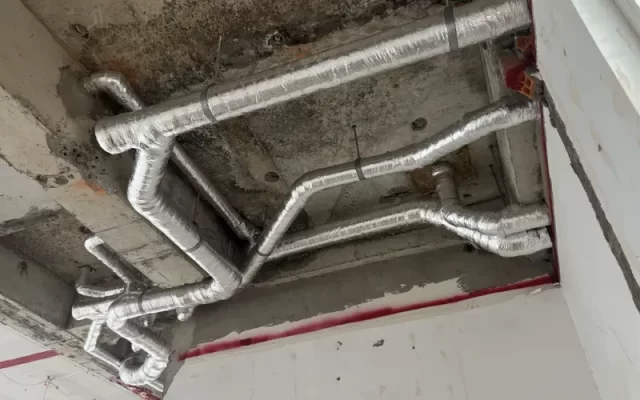 Tấm bọc cách âm ống thoát nước là gì?