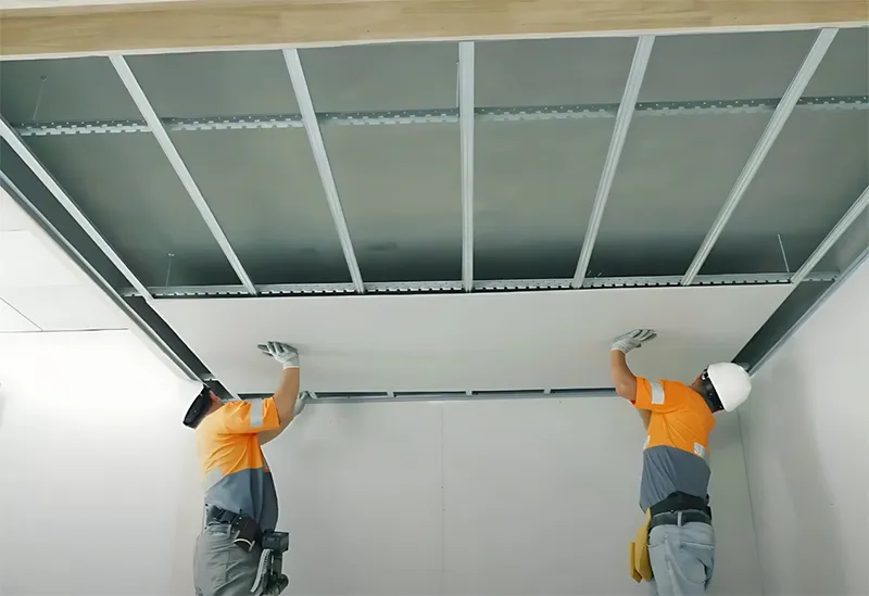 Làm trần thạch cao cách nhiệt bên trong