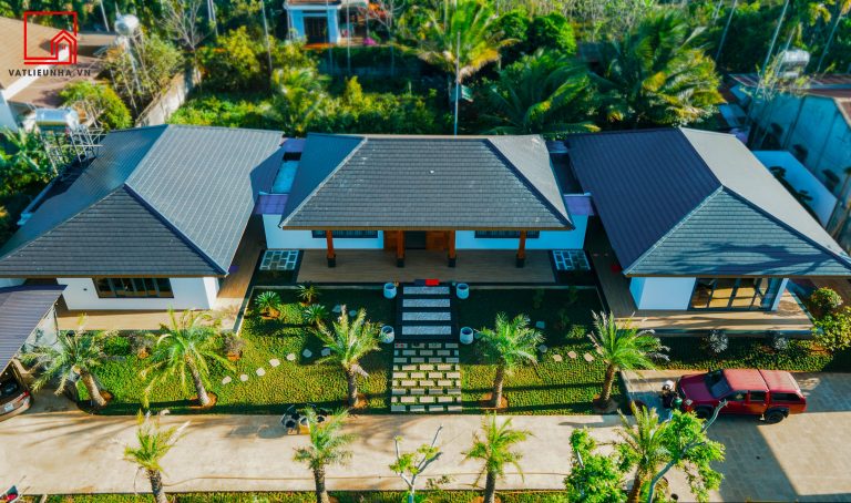 Nhà ba gian hiện đại ở Buôn Ma Thuột: mái ngói, hàng hiên và sân vườn
