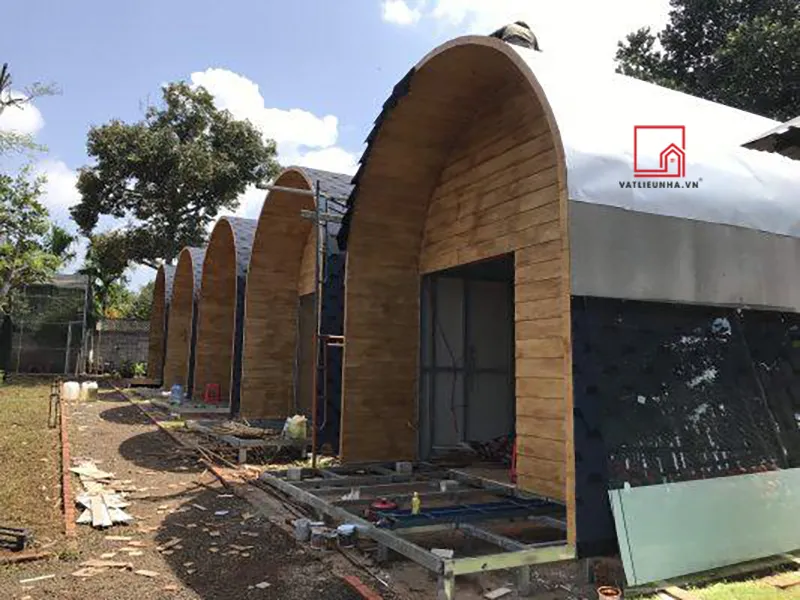 Vì sao gỗ xi măng phù hợp với công trình homestay?