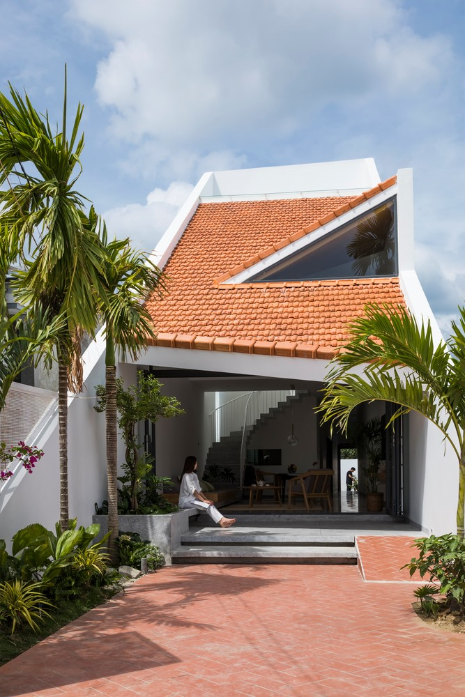 Diên Khánh House – Nhà phố thiết kế phong cách “kim – cổ” hài hòa, khác biệt