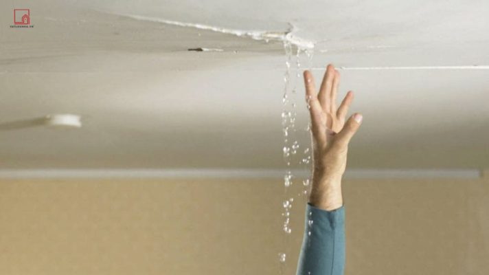 Cách xử lý trần nhà bị thấm nước hiệu quả