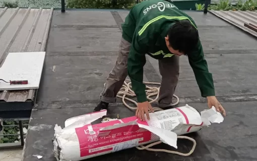 tấm dán chống dột mái tôn, màng tự dính chống dột mặt nhôm KP Hàn Quốc