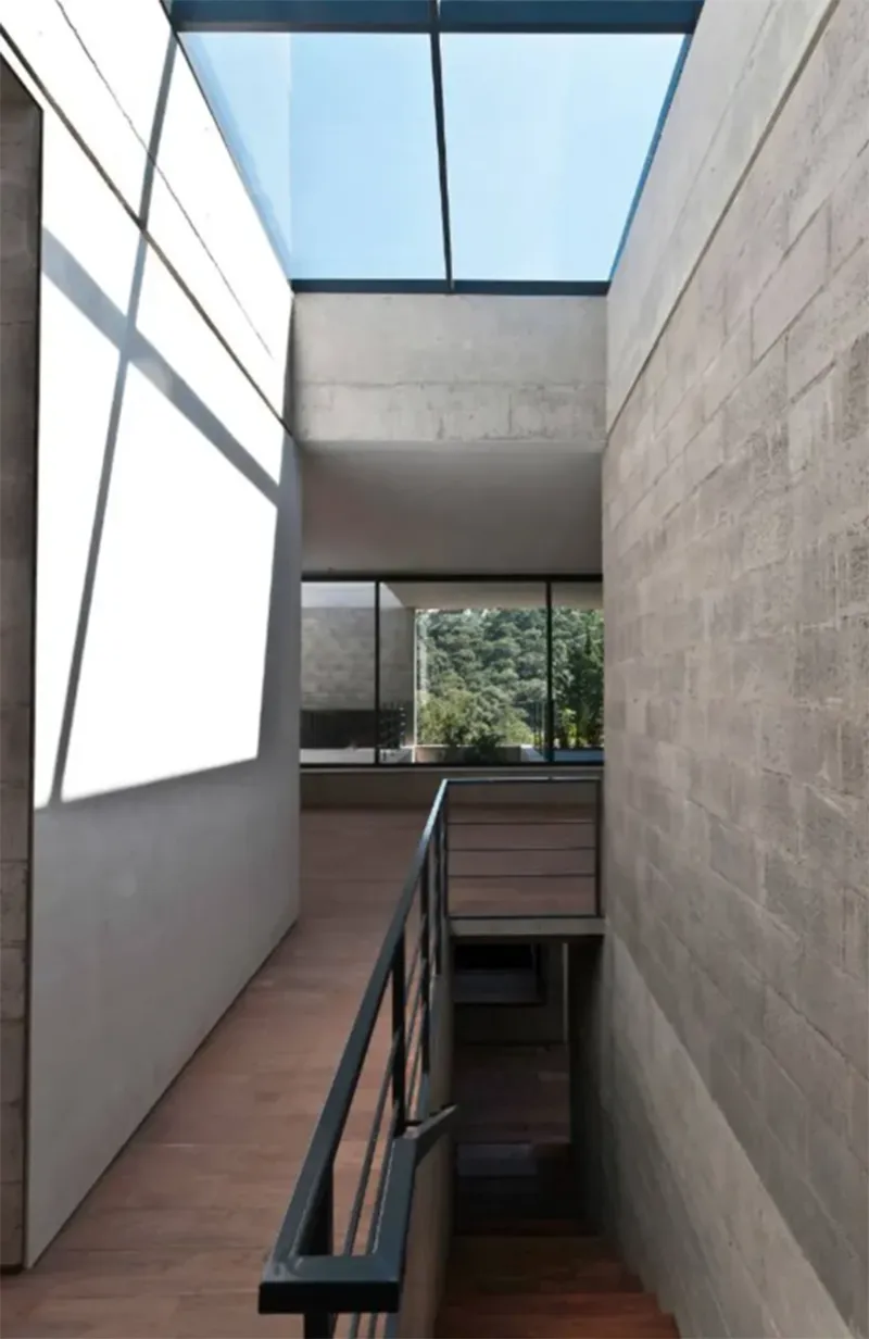 Trang tri hanh lang trong nha 11