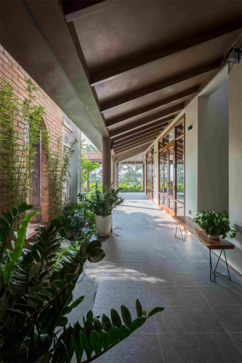 Trang tri hanh lang trong nha 22