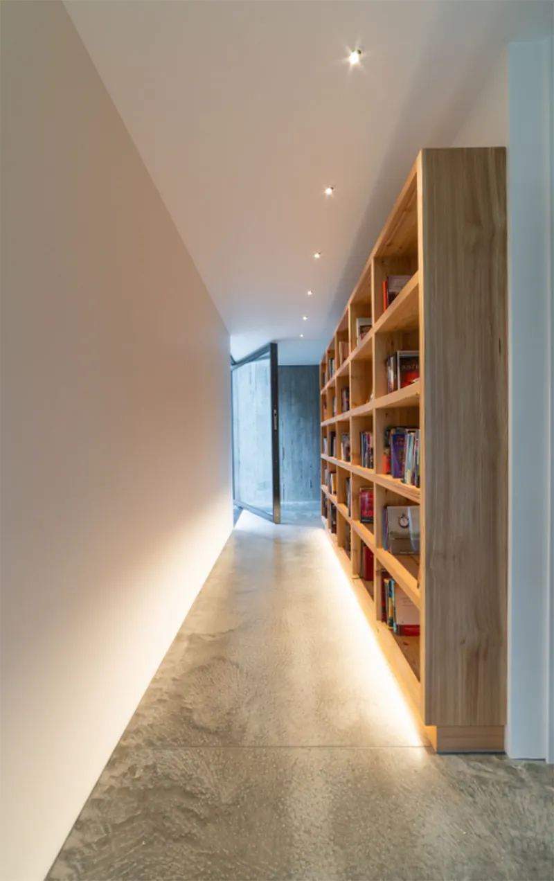 Trang tri hanh lang trong nha 9